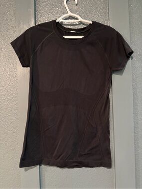 Athleta Black Workout Top Size Medium